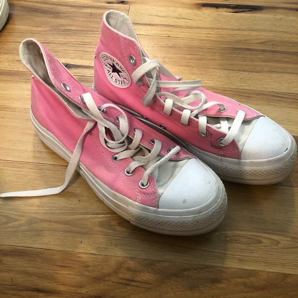 Pink converse